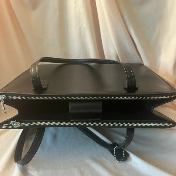 Coach Leather Tote Bag with Matching Wristlet - Picture 7 of 14